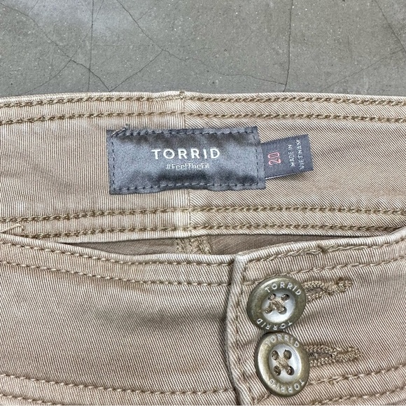 Torrid Beige crop aviator skinny stretch twill mid-rise pant Sz20 - Picture 5 of 8